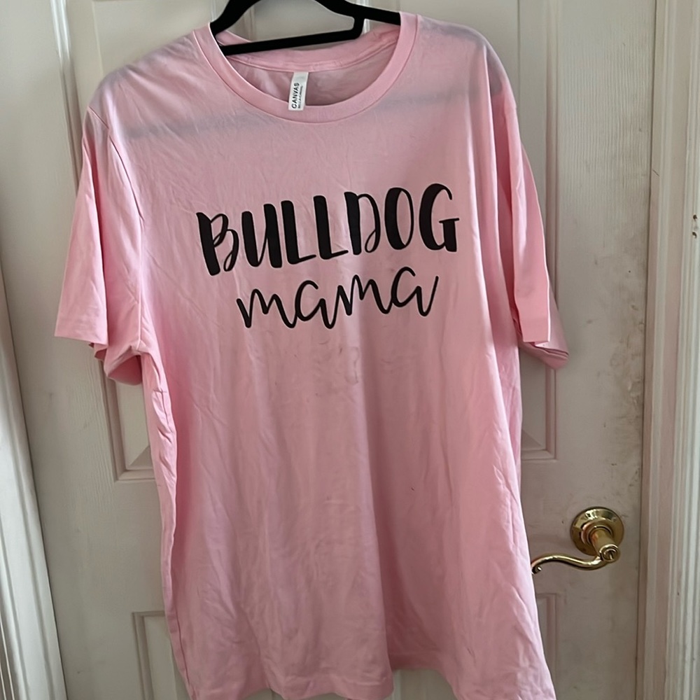 Bella Canvas bulldog mama graphic tee. Size 2XL